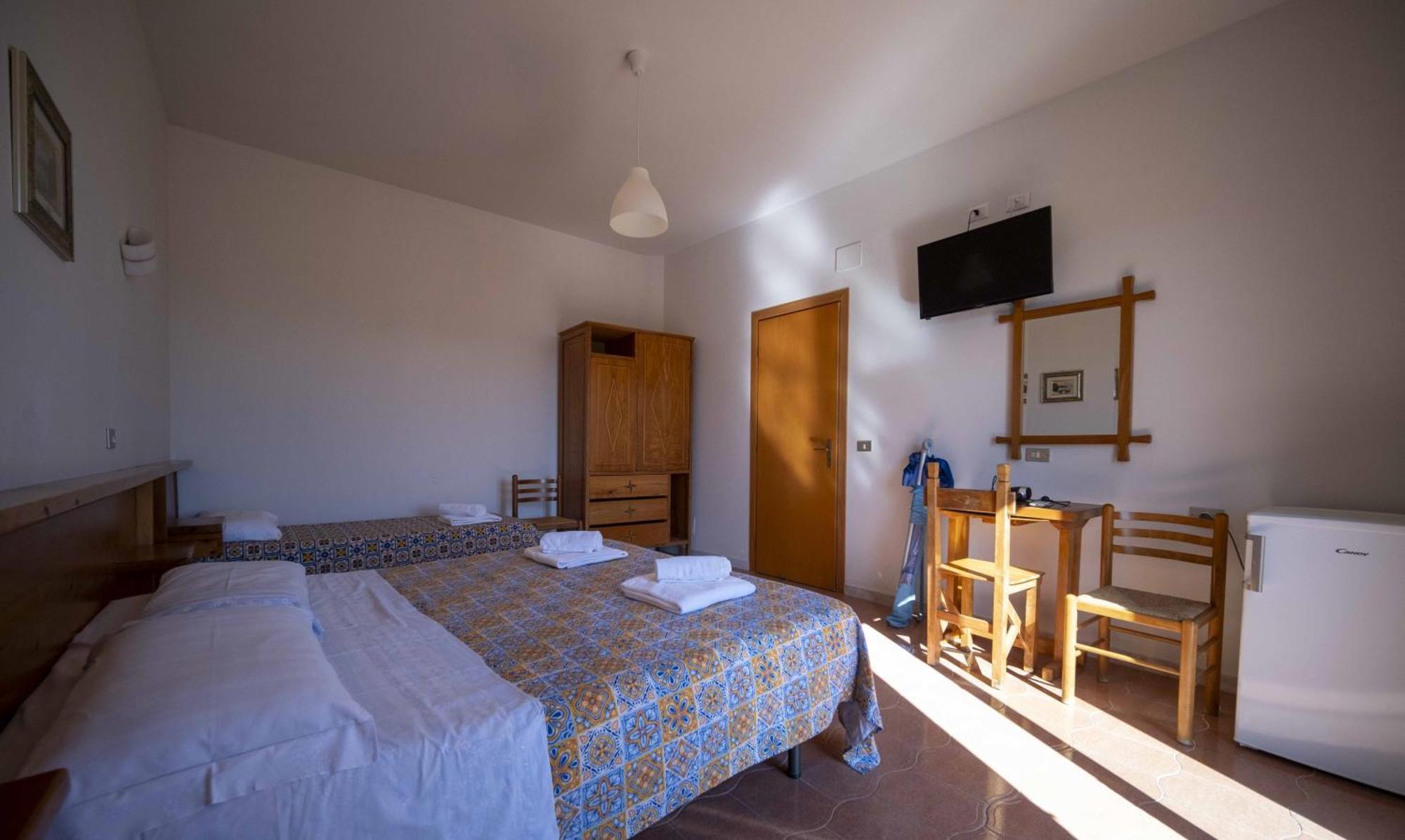 Hotel-Pensione 4 Stagioni Falcone Extérieur photo